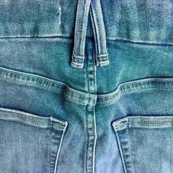 NWT! Good American Good Bermuda Short - Picture 7 of 7